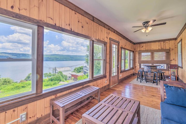 Watkins Glen Lakeview Cottage w / Waterfall!