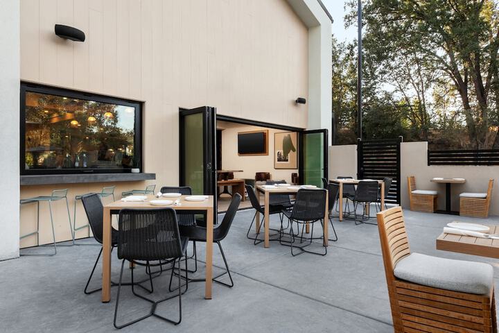 The Inelle Oakhurst Yosemite, a Tribute Portfolio Hotel