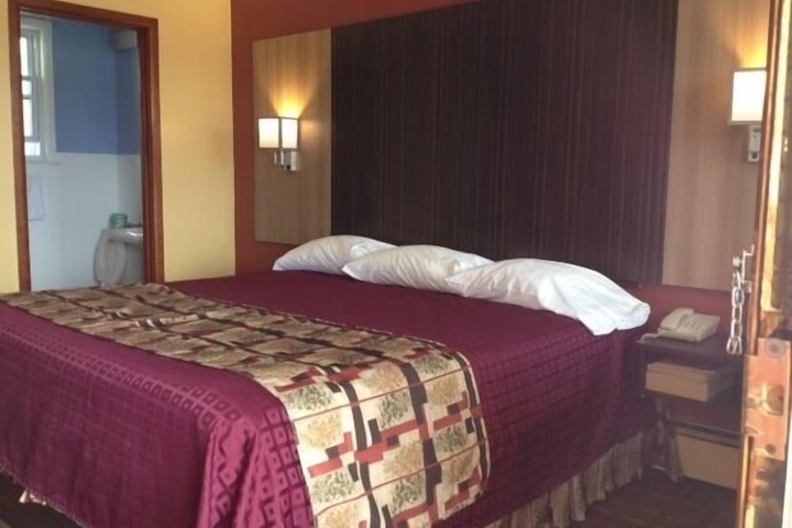 Budget Inn