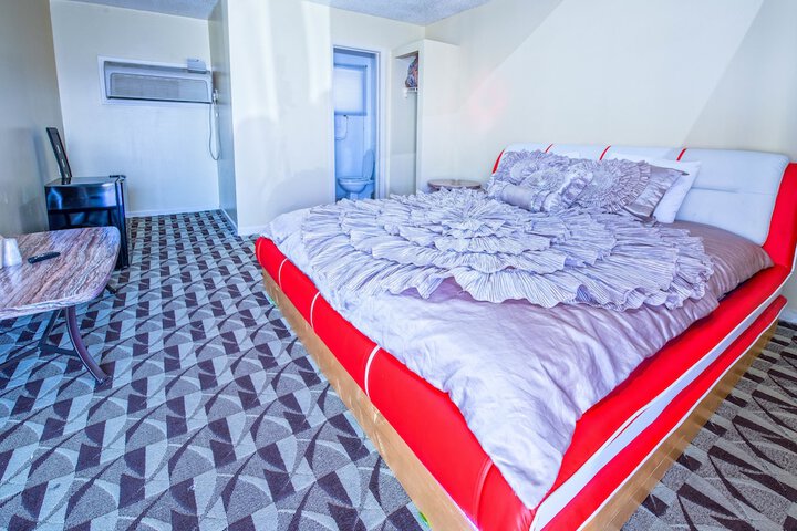 Room 18 of 27