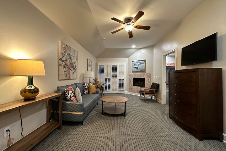 Room 22 of 34