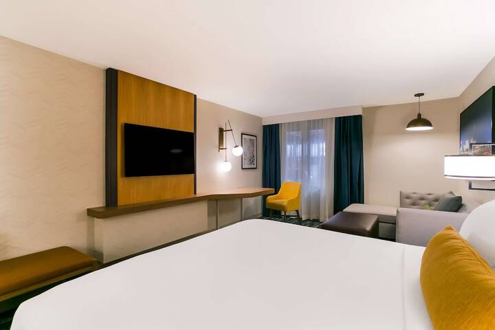 Room 27 of 45