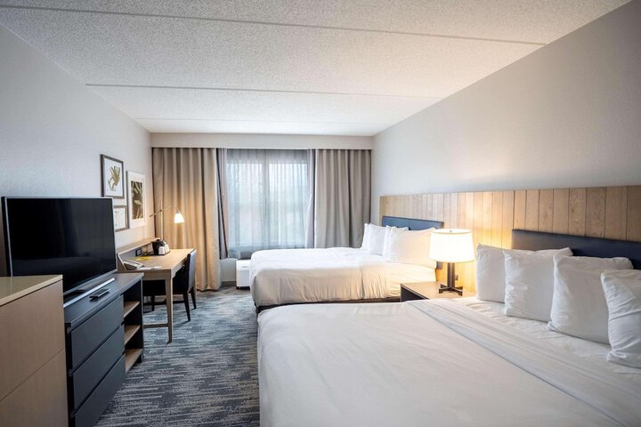 Country Inn & Suites by Radisson State College (Penn State Area), PA