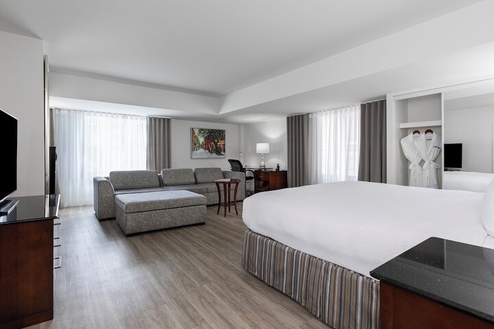 Room 35 of 63