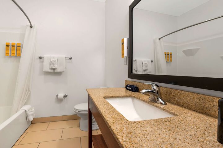 Best Western Plus Covered Bridge Inn