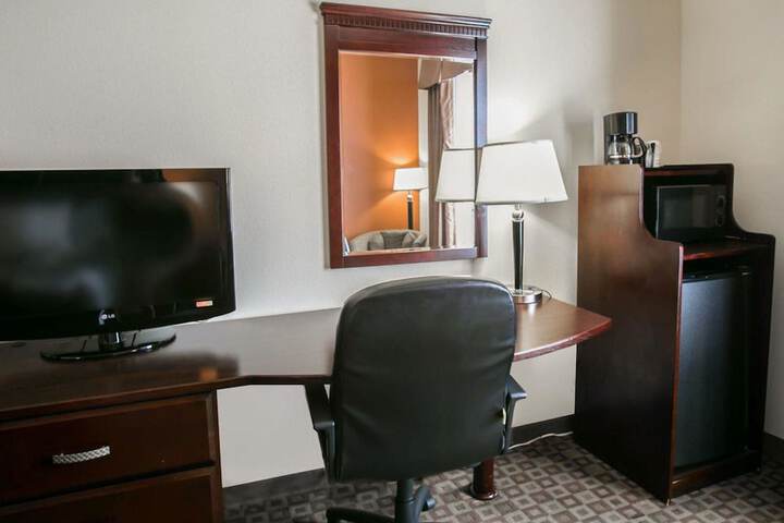 Room 27 of 43