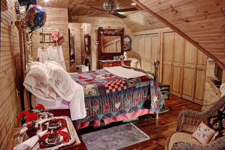 Room 25 of 42