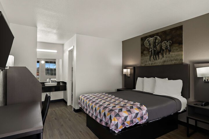 Room 21 of 40