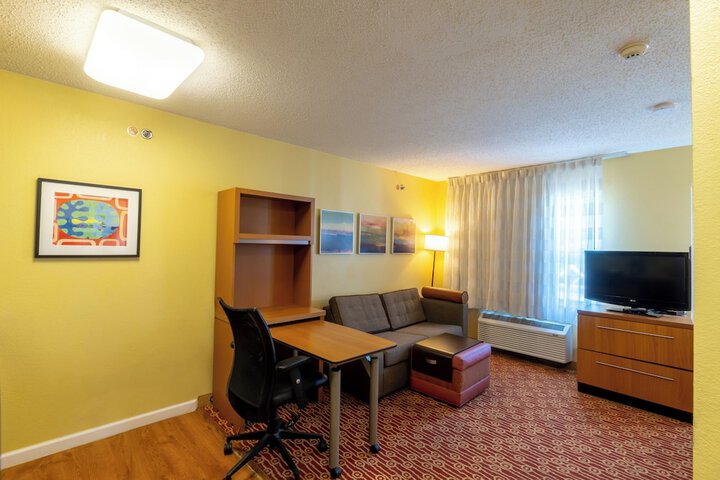 Candlewood Suites Bedford Fort Worth by IHG