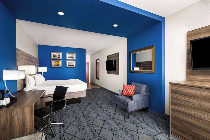 Room 15 of 42