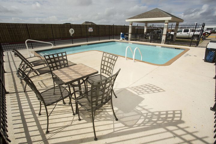Pool 11 of 37