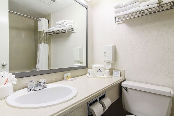 Room 40 of 48