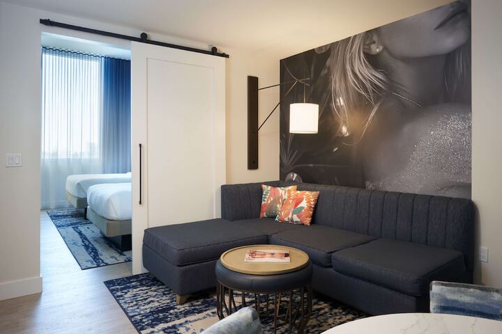 Room 40 of 98