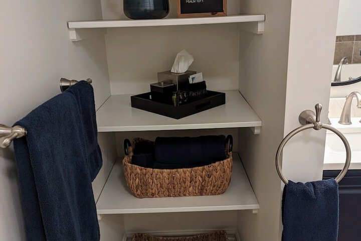 Room 16 of 34