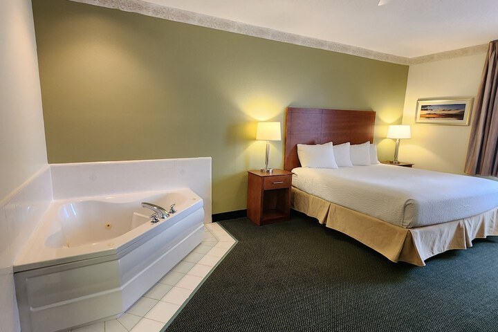 Baymont by Wyndham Mackinaw City