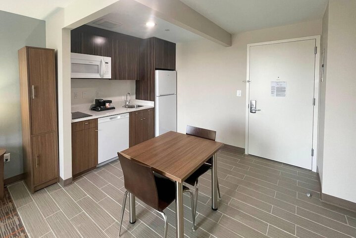 MainStay Suites Bronx - Belmont