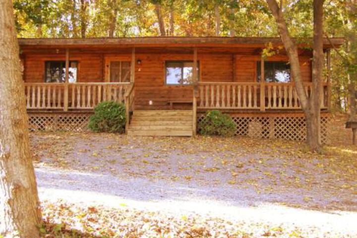 Robin Hill Camping Resort Cottage 7