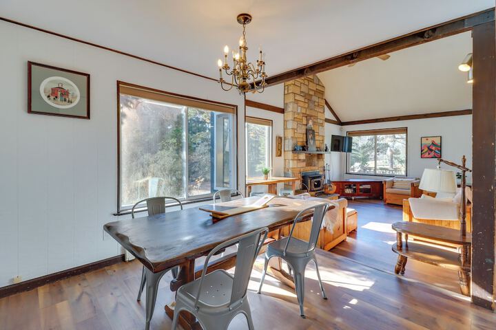 Near Skiing: Lakefront Gem w / Kayaks in Long Pond