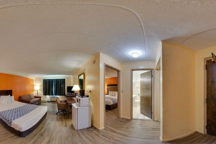 Econo Lodge Inn & Suites Windsor Locks Bradley Airport