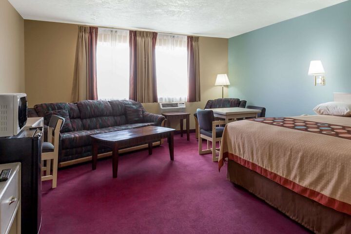 Room 8 of 14