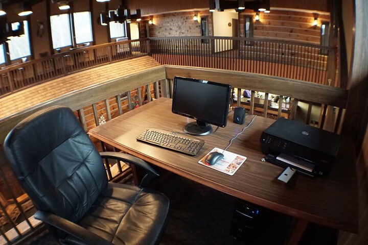 Riverbank Lodge