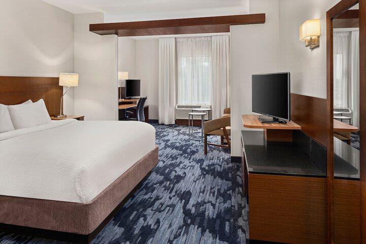 Room 32 of 47
