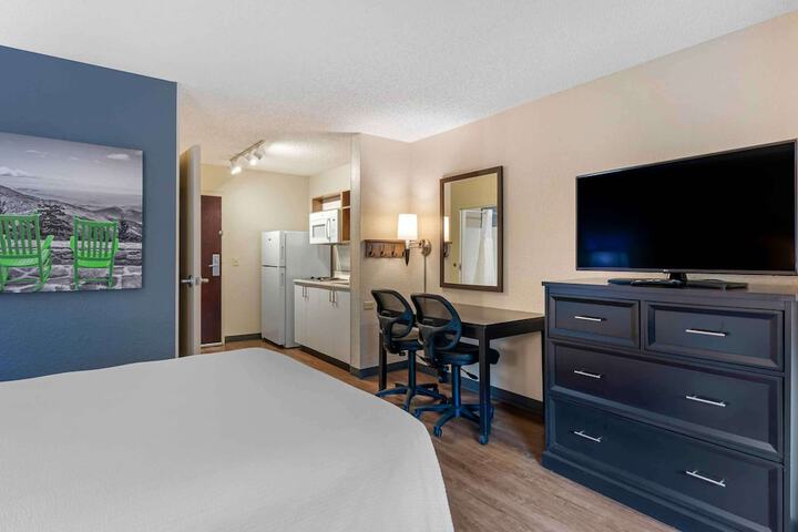 Room 18 of 28