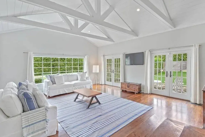 Modern Hamptons Villa