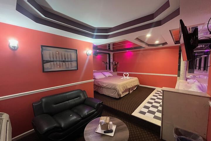 Room 32 of 50