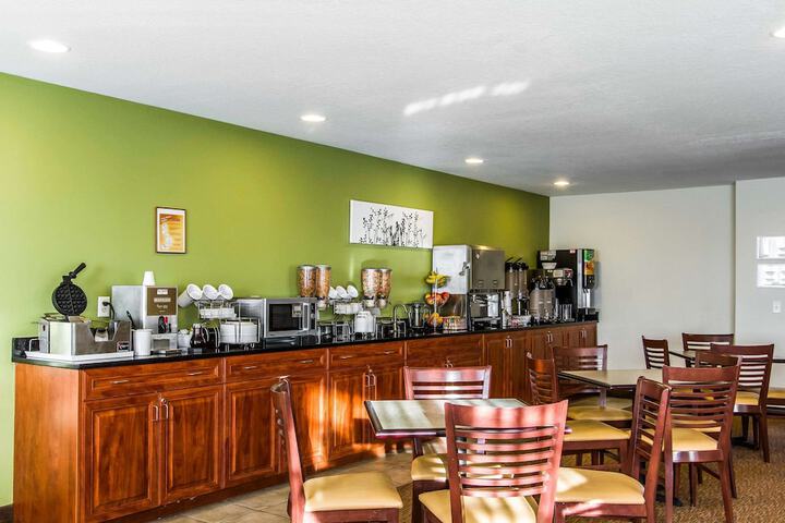 Sleep Inn & Suites Pleasant Hill - Des Moines