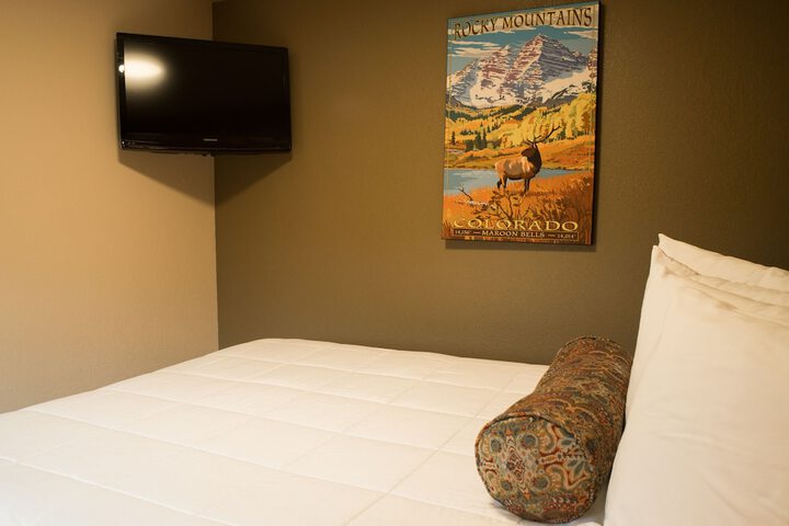 Room 151 of 242
