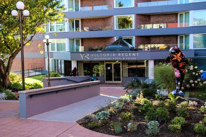 Hotel Exterior 81 of 88