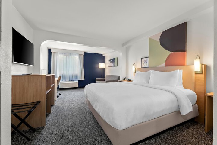 Spark by Hilton Biloxi Ocean Springs