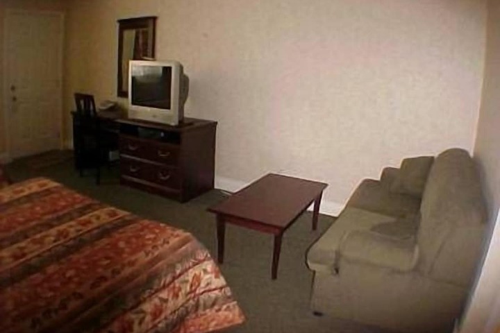 Room 5 of 15