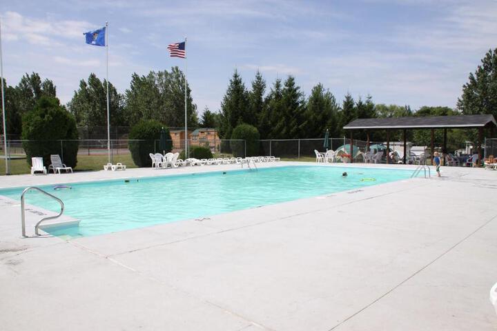 Lakeland RV Campground Cottage 15