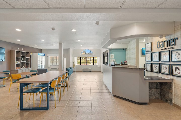Garner Hotel Gonzales by IHG