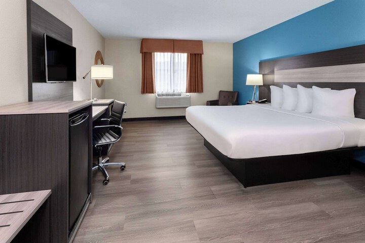 Room 11 of 21