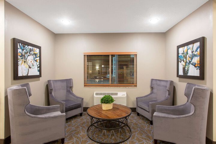 AmericInn by Wyndham Humboldt