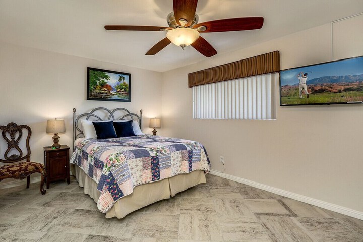 Room 9 of 24