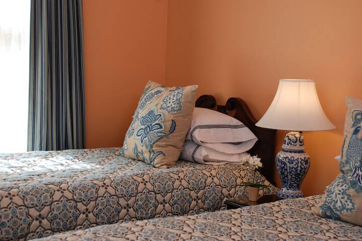 Room 25 of 40