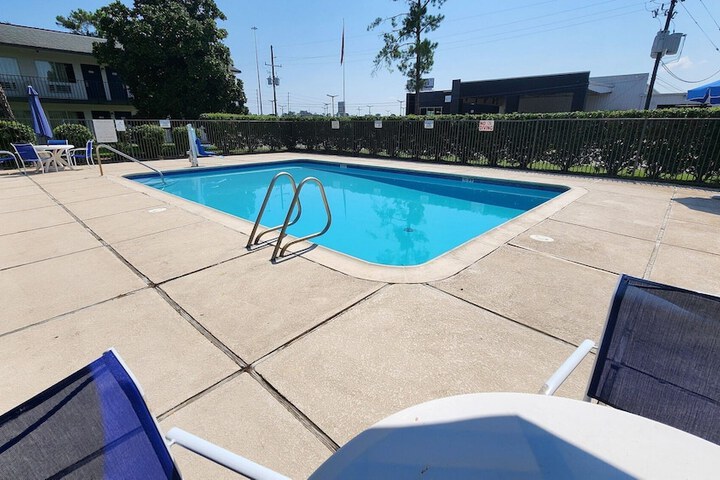 Motel 6 Conroe TX