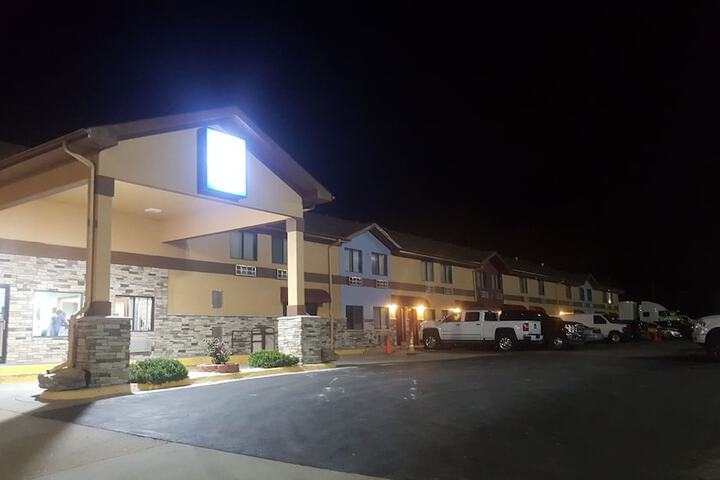 Americas Best Value Inn & Suites Harrisonville