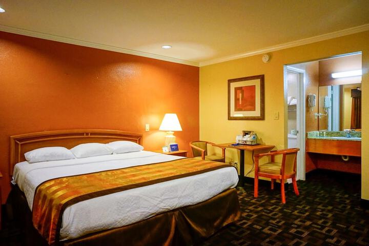 Room 14 of 49