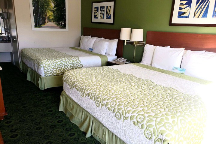 Days Inn by Wyndham Westley