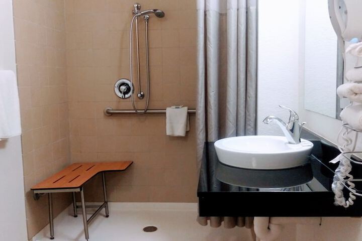 Room 15 of 30