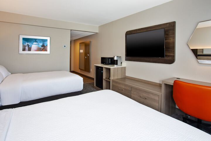 Room 27 of 44