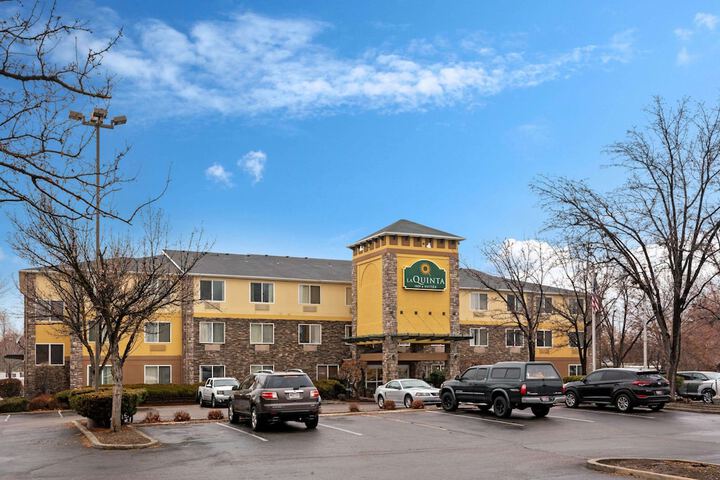 Hotel 7 of 42