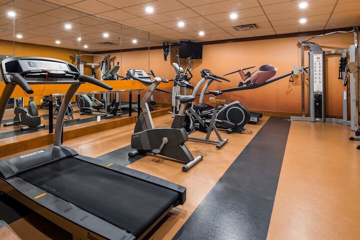 Best Western Premier Toronto Airport Carlingview Hotel