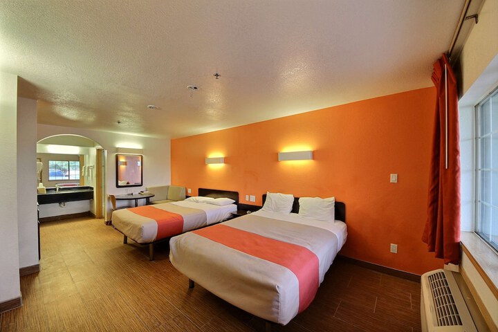 Motel 6 Edinburg TX