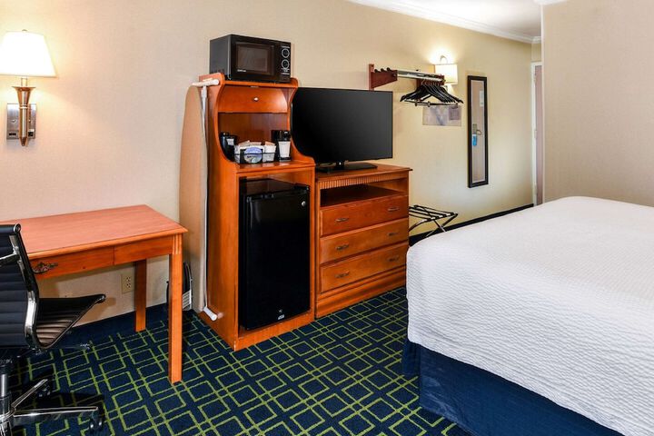 Room 18 of 22